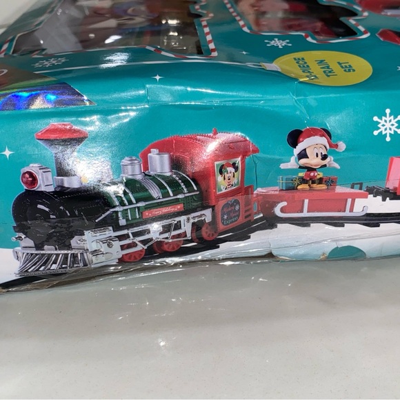 Disney MICKEY MOUSE Holiday Christmas BATTERY Train Set 12 Pieces NEW IN BOX - Picture 6 of 11
